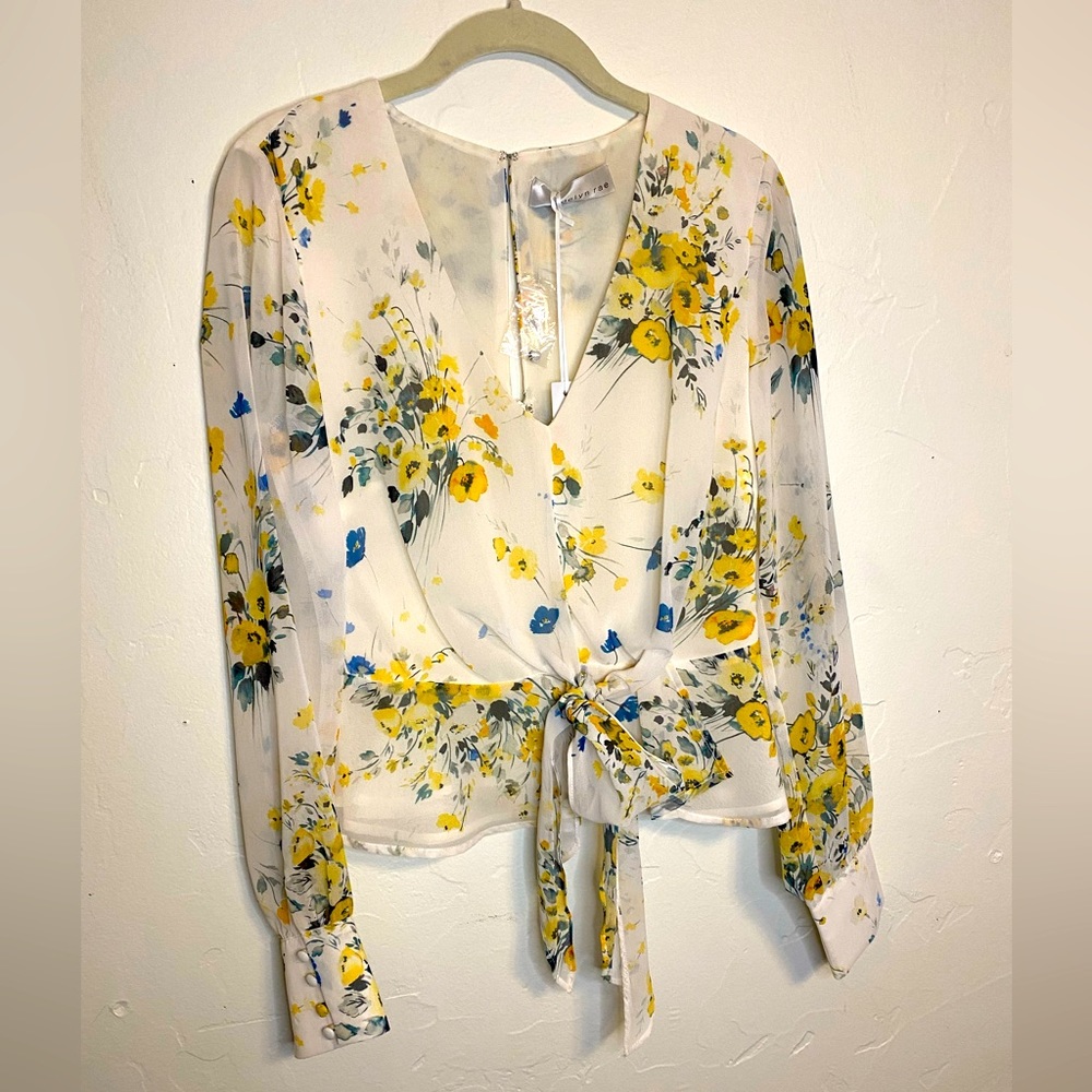Adelyn Rae gorgeous long sleeve floral top in small